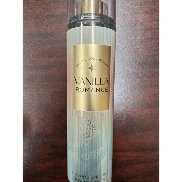 Bath & Body Works Vanilla Romance 8 oz Body Mist - Picture 2 of 5